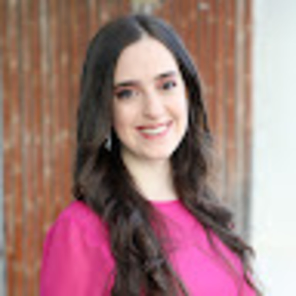 Meet your Posher, Débora - Picture 1 of 1